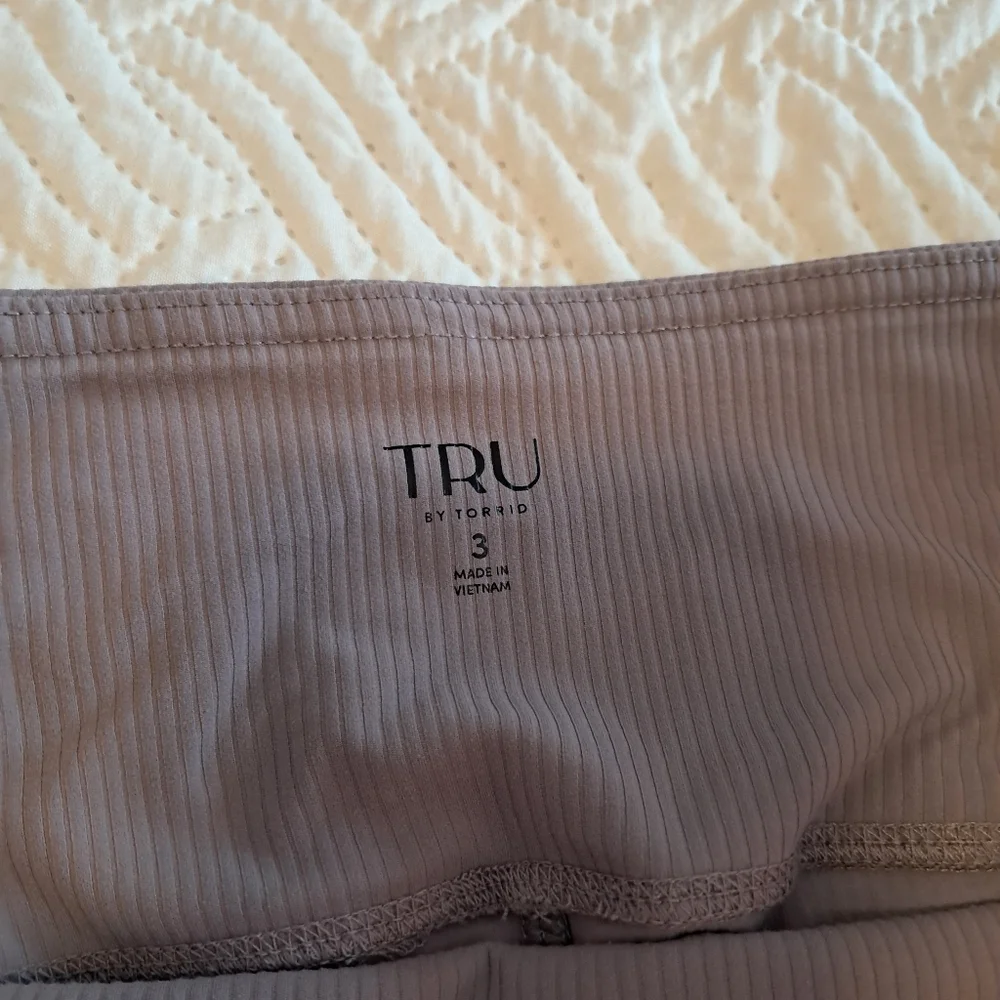 Torrid Tru Bike Shorts Sz 3 - Picture 2 of 2